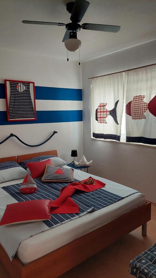 Apartments Eti Bol Exterior photo