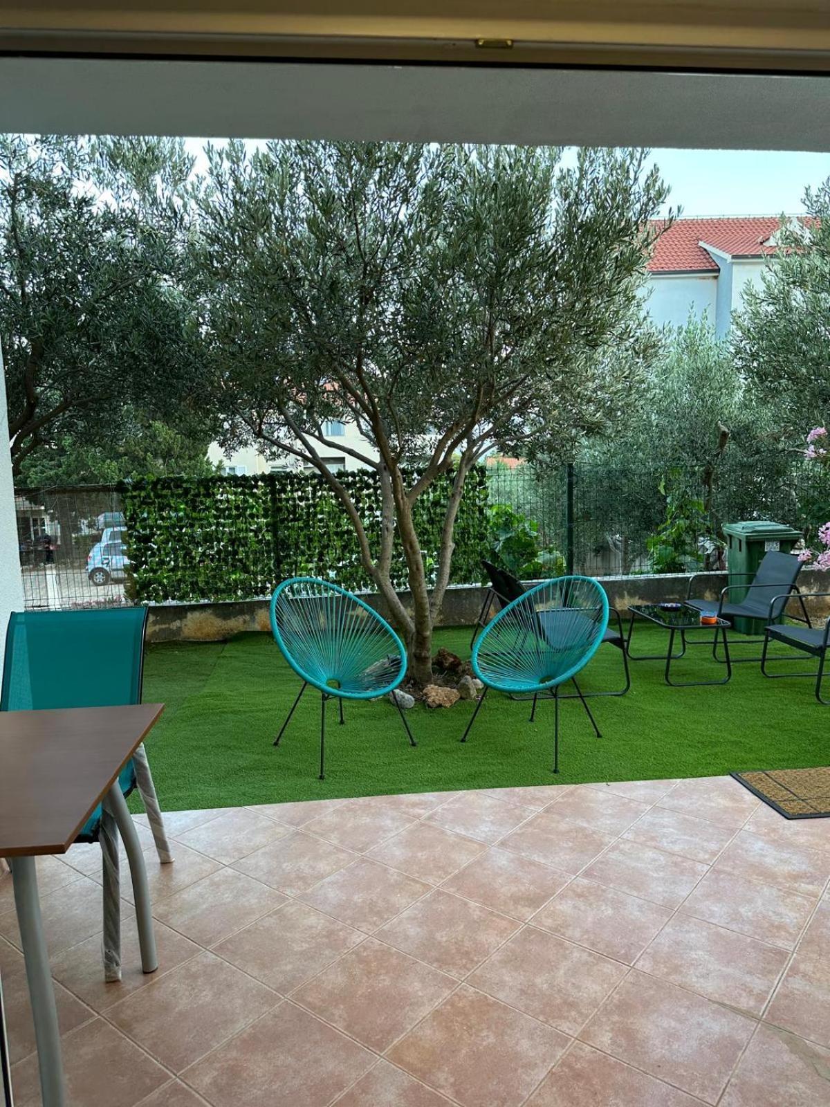 Apartments Eti Bol Exterior photo